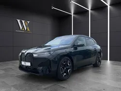 Grau Gebraucht 2022 BMW iX Sport Line SUV | 46.900 € (Fairer Preis)