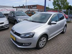 Silber Gebraucht 2013 VW Polo Life Limousine | 4.000 € (Fairer Preis)