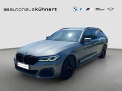 Skyscraper grau metallic Gebraucht 2023 BMW 520 M Sport Kombi | 45.885 € (Fairer Preis)