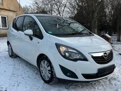 Weiß Gebraucht 2012 Opel Meriva Van / Kleinbus | 4.700 € (Etwas zu teuer)