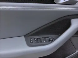 Schwarz Gebraucht 2024 VW Passat Business Kombi | 32.977 € (Guter Preis)