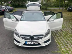 Weiß Gebraucht 2015 Mercedes A180 AMG line Limousine | 15.999 €