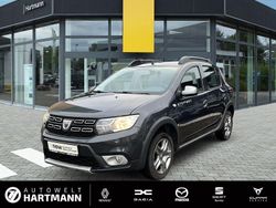 Grau Gebraucht 2019 Dacia Sandero Essentiel Limousine | 9.950 € (Etwas zu teuer)