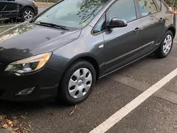 Grau Gebraucht 2011 Opel Astra Limousine | 3.499 € (Fairer Preis)