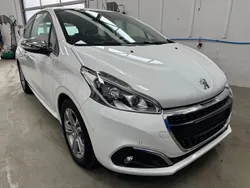 Blanc banquise Gebraucht 2016 Peugeot 208 Allure Kleinwagen | 9.950 € (Fairer Preis)