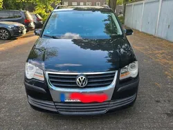 Schwarz Gebraucht 2009 VW Touran Van / Kleinbus | 6.200 € (Fairer Preis)