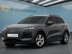 Grau Neu 2025 Audi Q6 e-tron SUV | 71.599 € (Teuer)