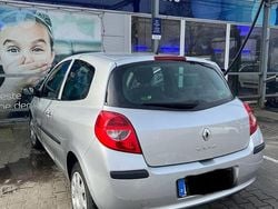 Silber Gebraucht 2008 Renault Clio II Dynamique Kleinwagen | 1.899 € (Guter Preis)