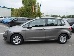 Grau Gebraucht 2014 VW Golf Sportsvan Comfortline Van / Kleinbus | 11.990 € (Fairer Preis)