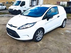Weiß Gebraucht 2011 Ford Fiesta Van | 2.856 € (Fairer Preis)