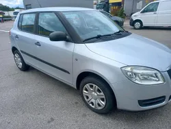 Grau Gebraucht 2010 Skoda Fabia Limousine | 2.750 € (Superpreis)
