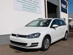 Weiß Gebraucht 2016 VW Golf VII Trendline Kombi | 7.890 € (Fairer Preis)