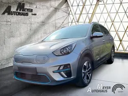 Grau Gebraucht 2022 Kia e-Niro 2 SUV | 24.990 € (Teuer)