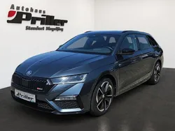 Grau Gebraucht 2022 Skoda Octavia RS Kombi | 37.900 € (Teuer)
