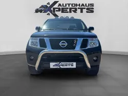 Schwarz Gebraucht 2012 Nissan Navara Abholung | 15.900 € (Teuer)
