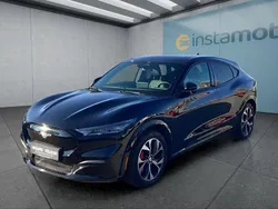 Schwarz Gebraucht 2021 Ford Mustang Mach-E SUV | 33.149 € (Superpreis)