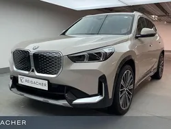 Grau Neu 2025 BMW iX1 Sport Line SUV | 50.490 € (Fairer Preis)