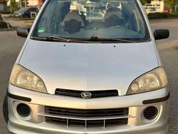 Gebraucht 2003 Daihatsu YRV Van / Kleinbus | 900 €