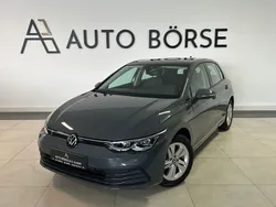 Grau Gebraucht 2021 VW Golf VIII Life Limousine | 21.490 € (Guter Preis)