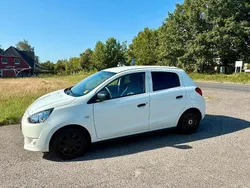 Weiß Gebraucht 2016 Mitsubishi Space Star Diamant Edition Limousine | 4.900 € (Fairer Preis)