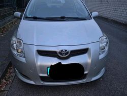 Silber Gebraucht 2010 Toyota Auris Kleinwagen | 5.990 € (Teuer)