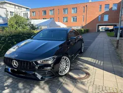 Schwarz Gebraucht 2020 Mercedes CLA35 AMG AMG Coupé | 39.990 € (Etwas zu teuer)