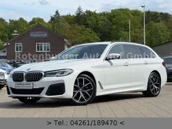 Alpinweiss iii Gebraucht 2021 BMW 520 M Sport Kombi | 26.990 € (Fairer Preis)