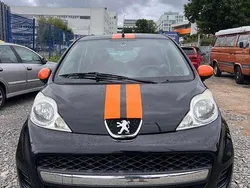 Schwarz Gebraucht 2011 Peugeot 107 Urban Move Kleinwagen | 2.999 € (Etwas zu teuer)