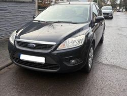 Schwarz Gebraucht 2011 Ford Focus Limousine | 2.700 € (Guter Preis)
