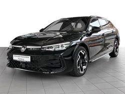 Schwarz (grenadillschwarz metallic) Gebraucht 2024 VW Passat R-line Kombi | 57.951 €