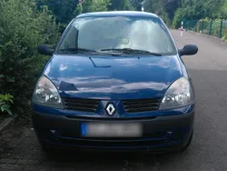 Blau Gebraucht 2006 Renault Clio II Kleinwagen | 350 €