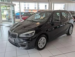 Saphirschwarz Gebraucht 2019 BMW 218 Active Tourer Advantage Van / Kleinbus | 16.990 € (Fairer Preis)