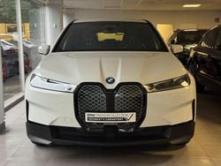 Weiß Gebraucht 2022 BMW iX SUV | 43.490 € (Superpreis)