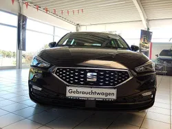 Schwarz Gebraucht 2022 Seat Leon XCELLENCE Limousine | 22.890 € (Etwas zu teuer)