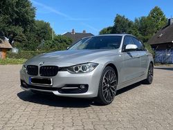 Silber Gebraucht 2012 BMW 320 Sport Line Limousine | 12.290 € (Fairer Preis)