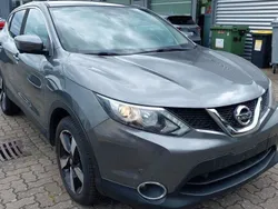 Grau Gebraucht 2016 Nissan Qashqai SUV | 11.950 € (Guter Preis)