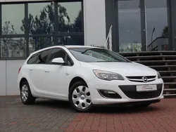 Weiß Gebraucht 2013 Opel Astra Kombi | 4.900 € (Fairer Preis)