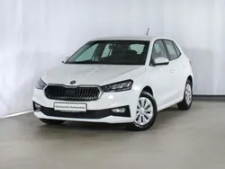 Weiß Gebraucht 2022 Skoda Fabia Ambition Limousine | 14.990 € (Guter Preis)