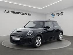 Midnight black Gebraucht 2023 Mini Cooper SE Premium Plus Kleinwagen | 21.780 € (Fairer Preis)
