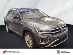 Indiumgrau metallic Gebraucht 2024 VW T-Roc Style SUV | 28.830 € (Guter Preis)