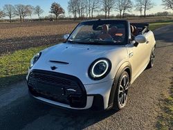 Weiß Gebraucht 2024 Mini Cooper S Cabriolet Cabrio | 31.000 € (Fairer Preis)