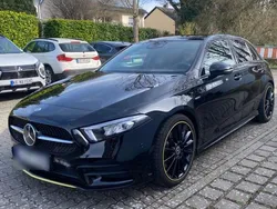 Schwarz Gebraucht 2019 Mercedes A250 AMG line Limousine | 32.900 € (Fairer Preis)