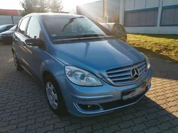Blau Gebraucht 2006 Mercedes B150 Van / Kleinbus | 2.499 € (Fairer Preis)