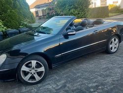 Schwarz Gebraucht 2004 Mercedes 200 Cabrio | 5.300 €