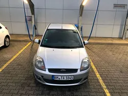 Grau Gebraucht 2007 Ford Fiesta Ambiente Kleinwagen | 1.550 € (Fairer Preis)