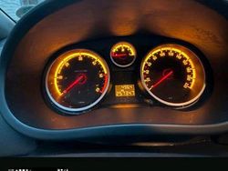 Grau Gebraucht 2008 Opel Corsa Limousine | 2.250 €