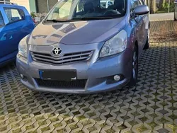 Blau Gebraucht 2010 Toyota Verso Van / Kleinbus | 6.000 € (Etwas zu teuer)