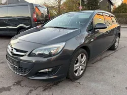 Grau Gebraucht 2015 Opel Astra Edition Kombi | 5.500 € (Fairer Preis)