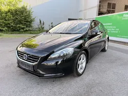 Schwarz Gebraucht 2014 Volvo V40 You! Kombi | 5.490 € (Fairer Preis)