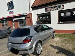 Grau Gebraucht 2004 Opel Astra Kombi | 4.000 € (Teuer)